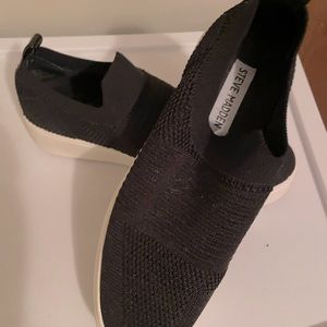 Steve Madden slip ons